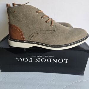 NEW, London Fog Chukka Boots.Size 10